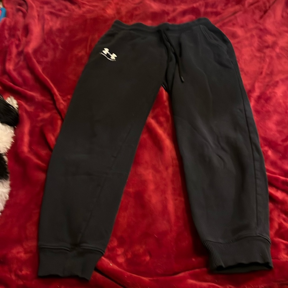 Under Armour sz small joggers capris